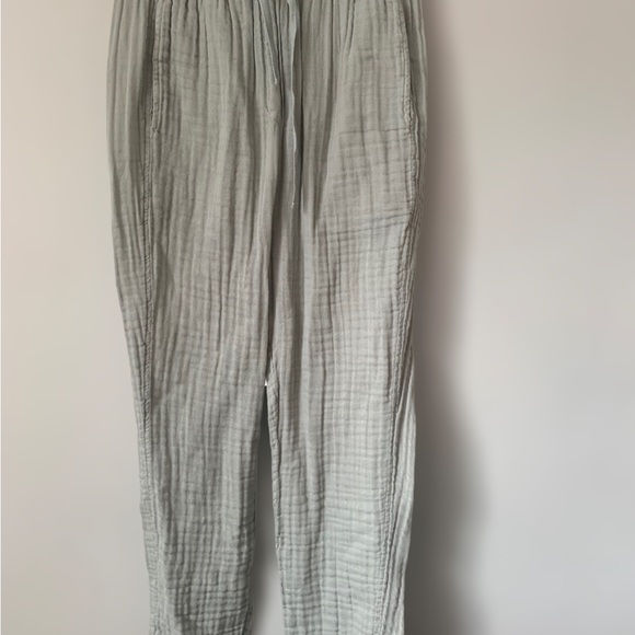 The Sunday pants are actually a blue/green color and the size is 1. - Picture 3 of 7